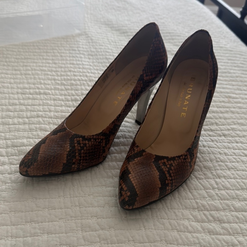 Brown Snakeskin High Heels with Pointed Toe